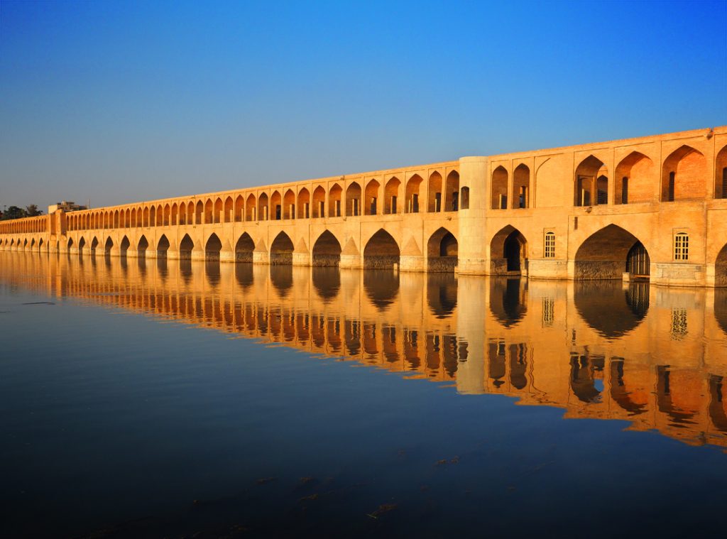 Si-o-se-pol The iconic bridge of Isfahan in Iran