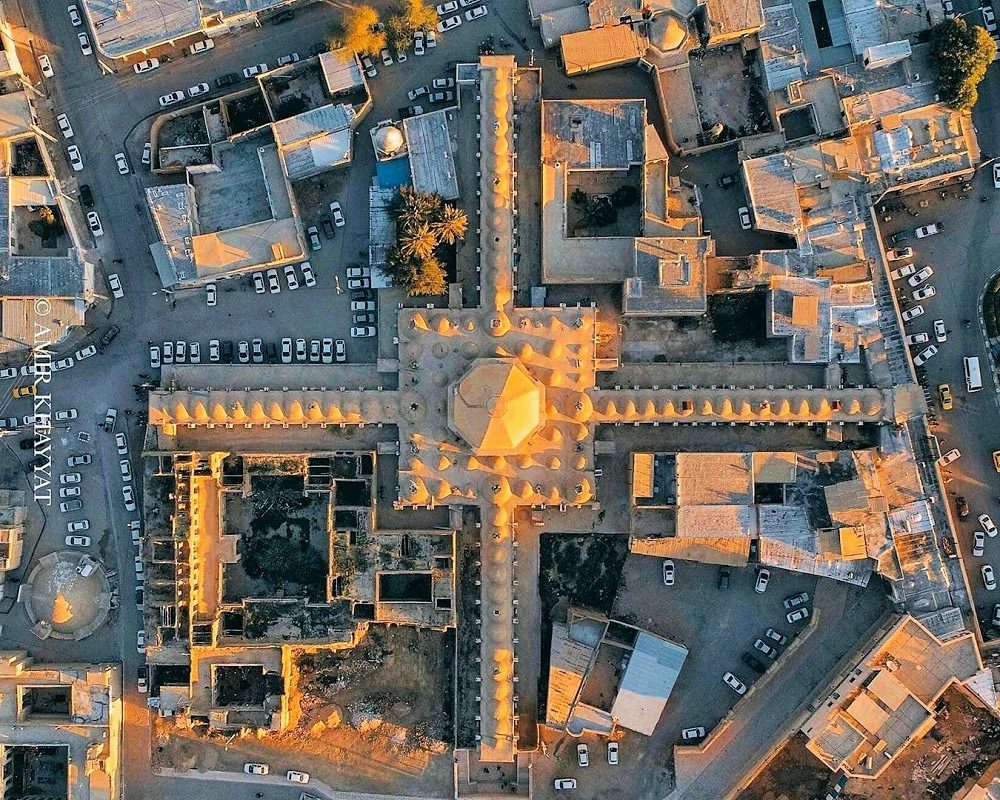 Architecture of Qeysarieh Lar bazaar