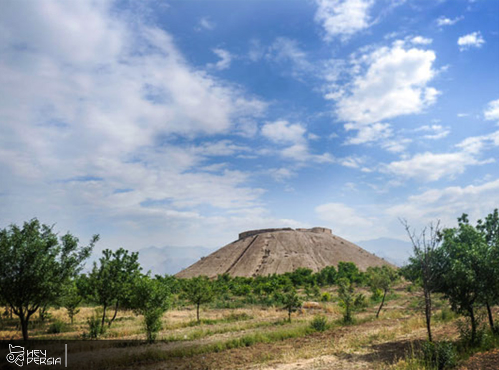 Visiting the ancient and historical monuments of the Lefour Savadkouh Dam