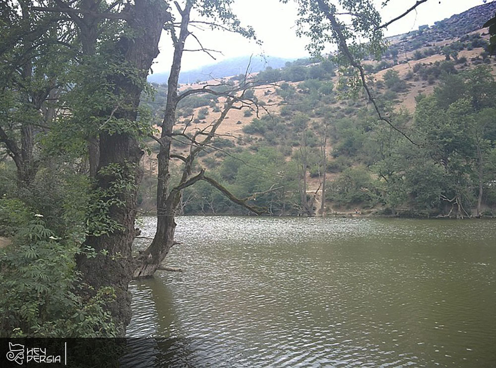 What is the weather like in Shormast Savadkouh Lake?